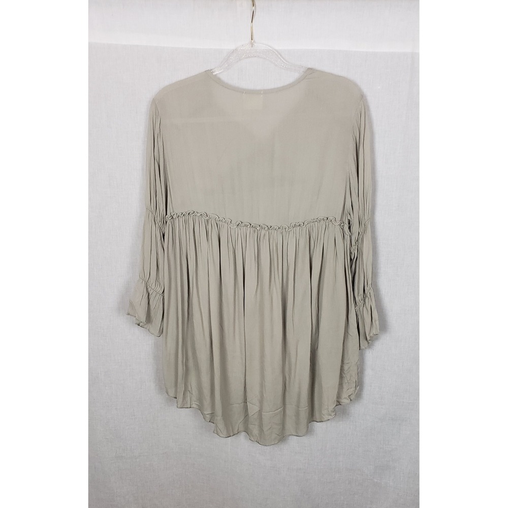 Everleigh Taupe Grey V-Neck High-Low Peplum Ruffle Tunic Top Boho Earthy - Picture 3 of 9